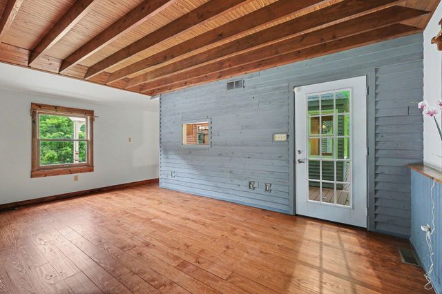 1027 Beaver Road, Walton, KY 41094