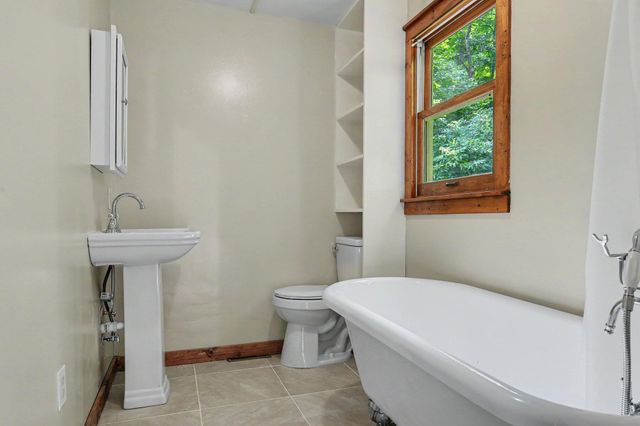 1027 Beaver Road, Walton, KY 41094