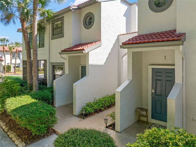 484 SANTA CRUZ PLACE NE E, St Petersburg, FL 33703