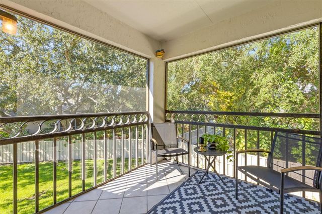 484 SANTA CRUZ PLACE NE E, St Petersburg, FL 33703