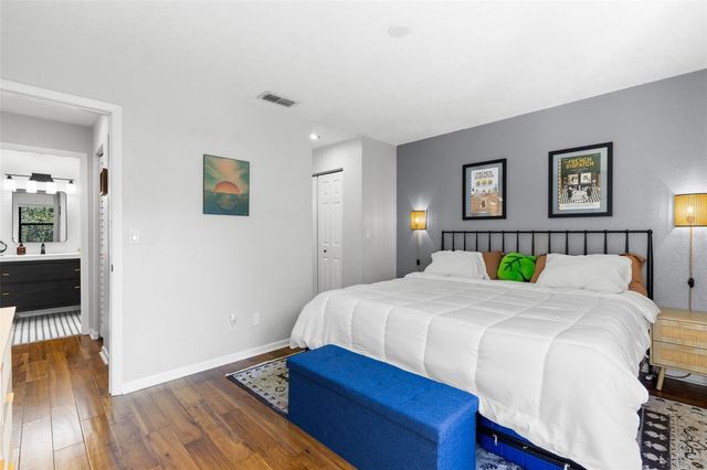 484 SANTA CRUZ PLACE NE E, St Petersburg, FL 33703