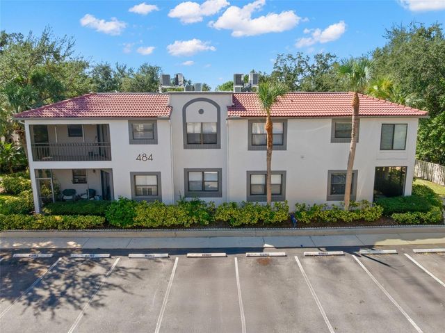 484 SANTA CRUZ PLACE NE E, St Petersburg, FL 33703