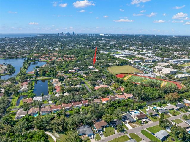 484 SANTA CRUZ PLACE NE E, St Petersburg, FL 33703