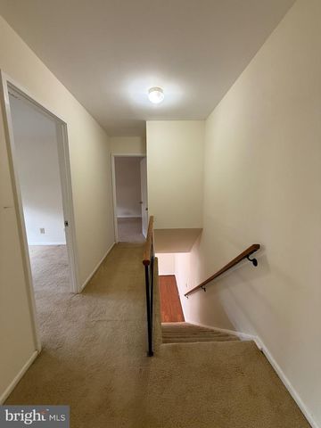 10163 FAIR WOODS DR, Fairfax, VA 22030