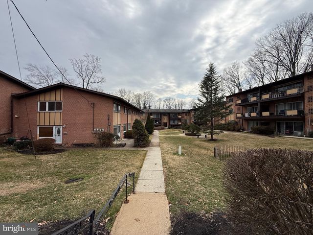 10163 FAIR WOODS DR, Fairfax, VA 22030