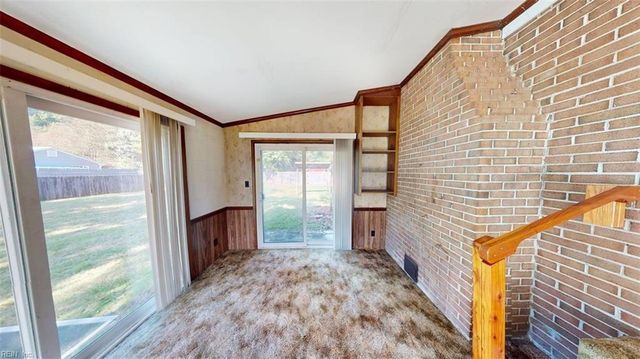110 Joanne DR, Seaford, VA 23696