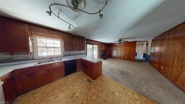 110 Joanne DR, Seaford, VA 23696