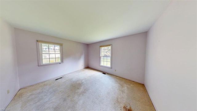 110 Joanne DR, Seaford, VA 23696
