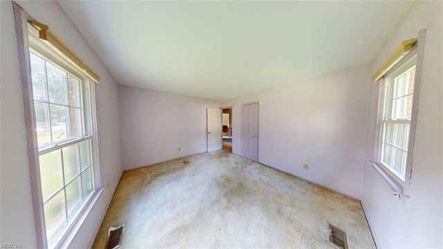 110 Joanne DR, Seaford, VA 23696