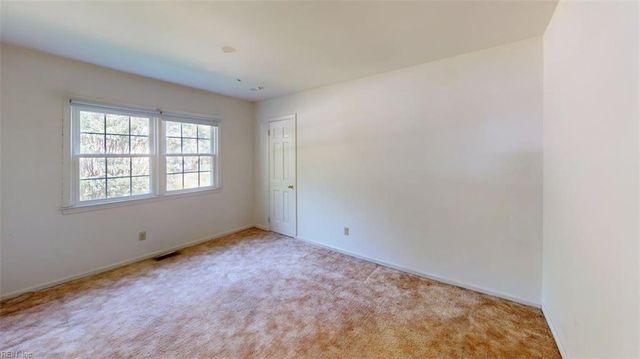 110 Joanne DR, Seaford, VA 23696