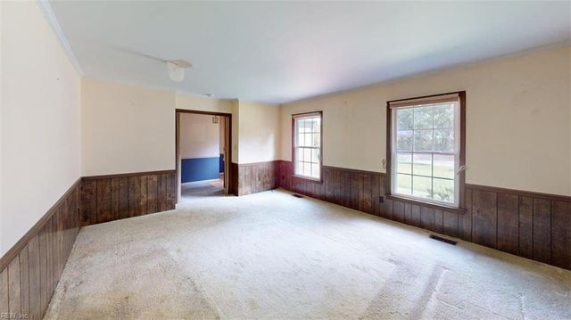 110 Joanne DR, Seaford, VA 23696