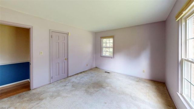 110 Joanne DR, Seaford, VA 23696