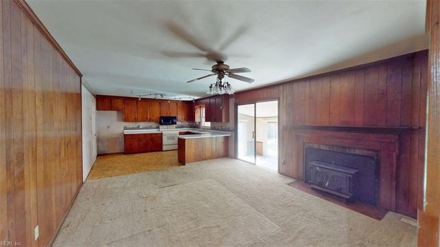 110 Joanne DR, Seaford, VA 23696