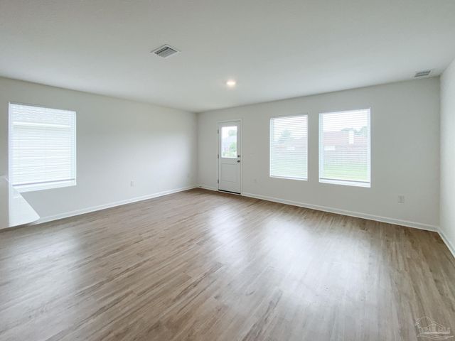 4631 Carlstrom Ln, Pensacola, FL 32507