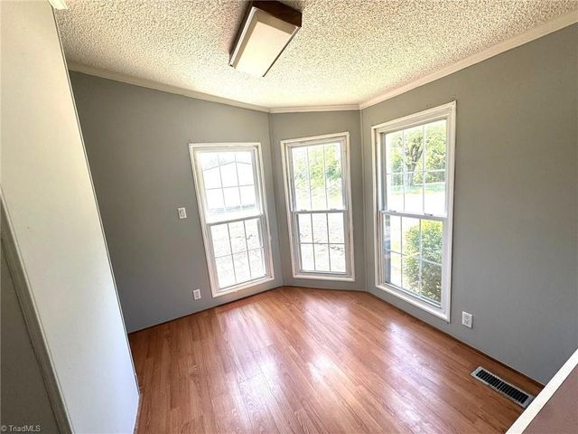 3028 Quaker Church Road, Pinnacle, NC 27043