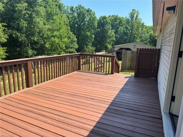 3028 Quaker Church Road, Pinnacle, NC 27043