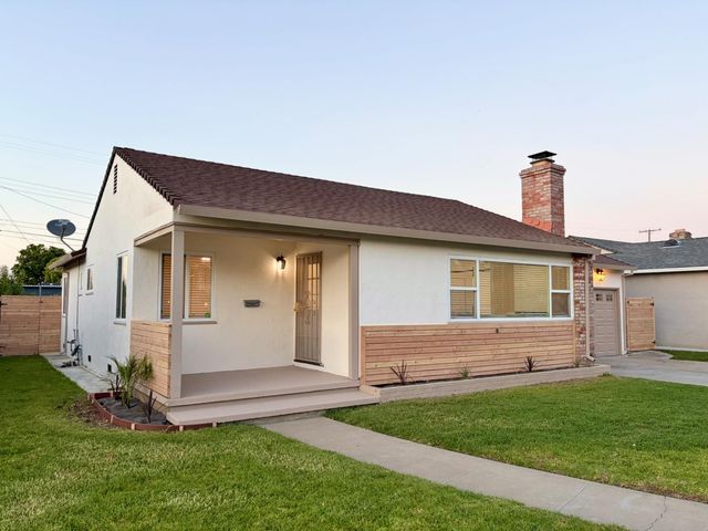 613 W Kettleman Ln, Lodi, CA 95240