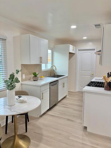 613 W Kettleman Ln, Lodi, CA 95240