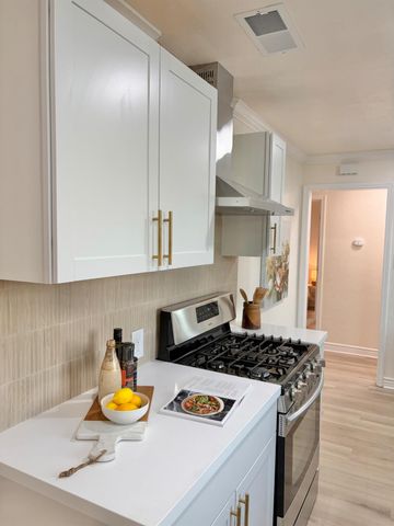 613 W Kettleman Ln, Lodi, CA 95240