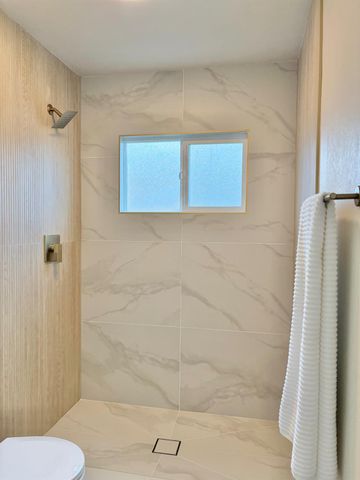 613 W Kettleman Ln, Lodi, CA 95240