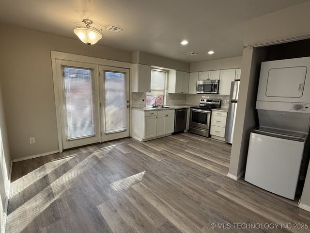 5303 E 32nd Place B, Tulsa, OK 74135