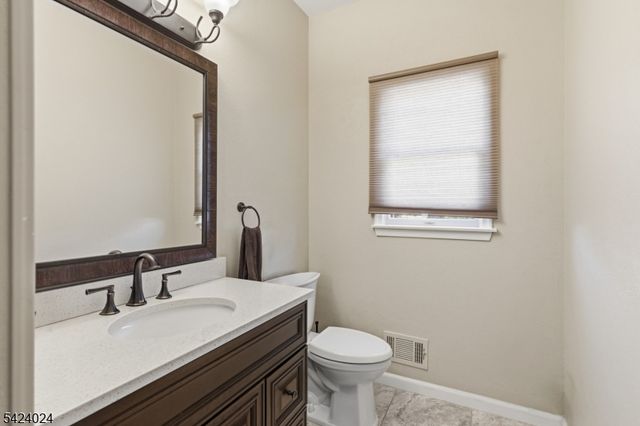 212 Fairfield Ln, Hillsborough Twp., NJ 08844