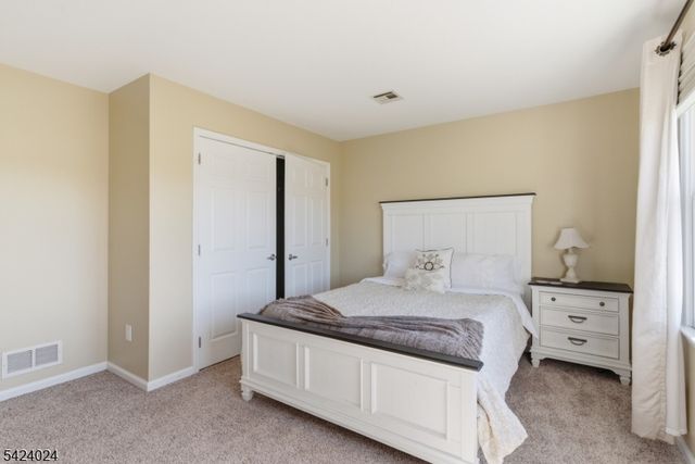 212 Fairfield Ln, Hillsborough Twp., NJ 08844