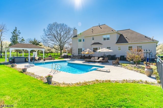 212 Fairfield Ln, Hillsborough Twp., NJ 08844