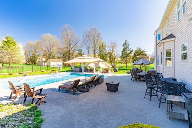 212 Fairfield Ln, Hillsborough Twp., NJ 08844