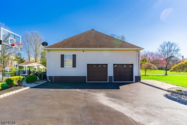 212 Fairfield Ln, Hillsborough Twp., NJ 08844