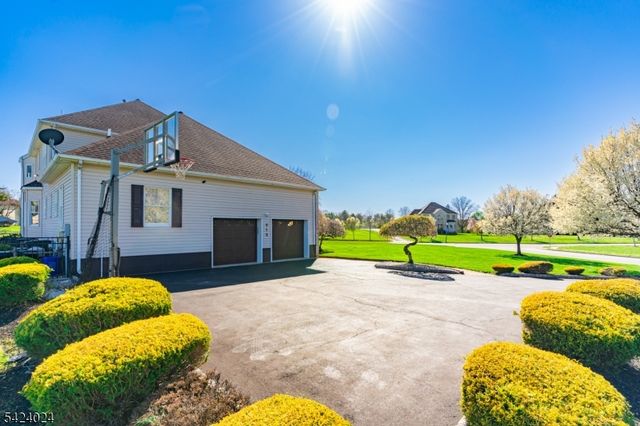 212 Fairfield Ln, Hillsborough Twp., NJ 08844