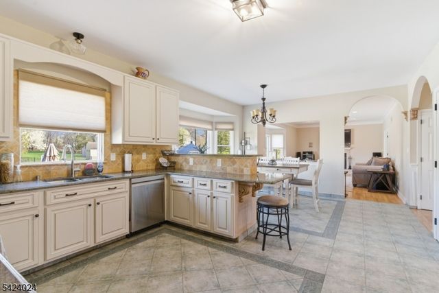 212 Fairfield Ln, Hillsborough Twp., NJ 08844