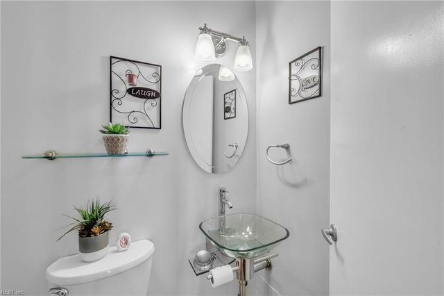 107 Linda DR, Newport News, VA 23608