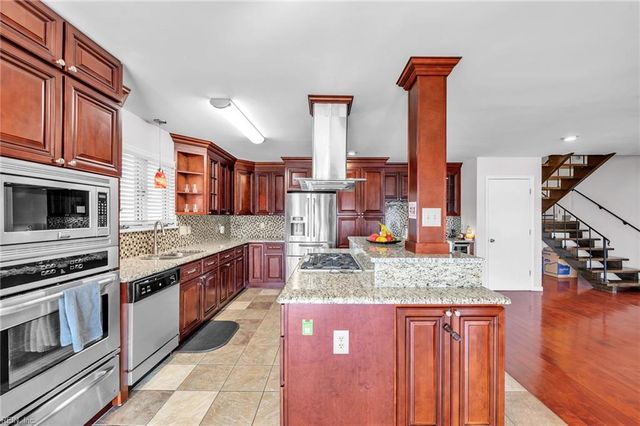 107 Linda DR, Newport News, VA 23608