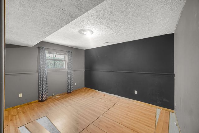 7396 Kestrel Street, Hobart, IN 46342