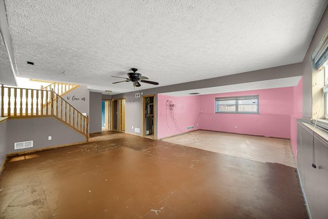 7396 Kestrel Street, Hobart, IN 46342