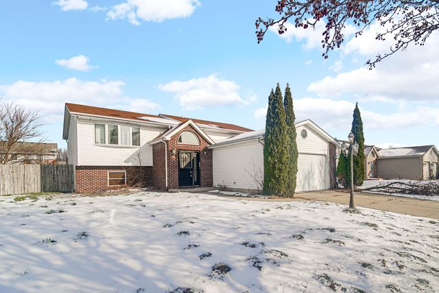 7396 Kestrel Street, Hobart, IN 46342