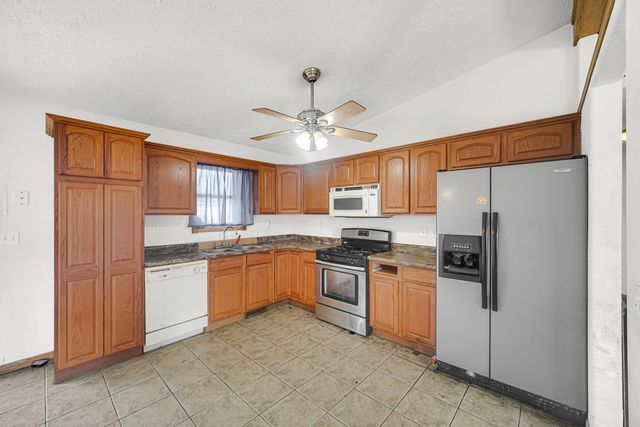 7396 Kestrel Street, Hobart, IN 46342