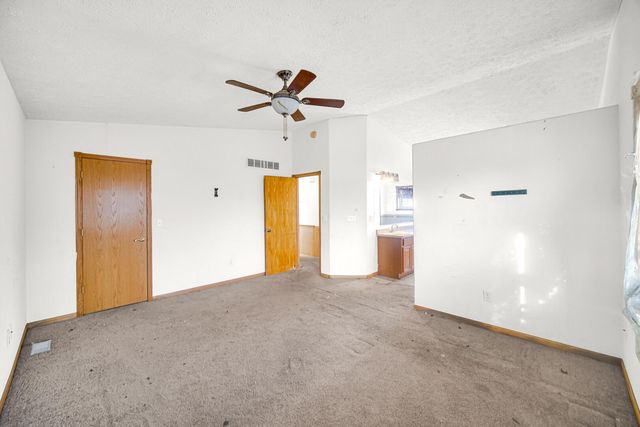 7396 Kestrel Street, Hobart, IN 46342