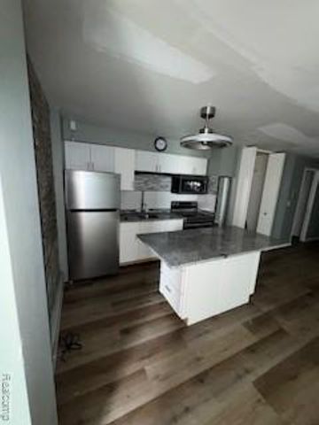 8200 Jefferson Avenue 1201, Detroit, MI 48214