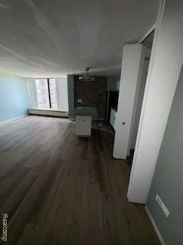 8200 Jefferson Avenue 1201, Detroit, MI 48214