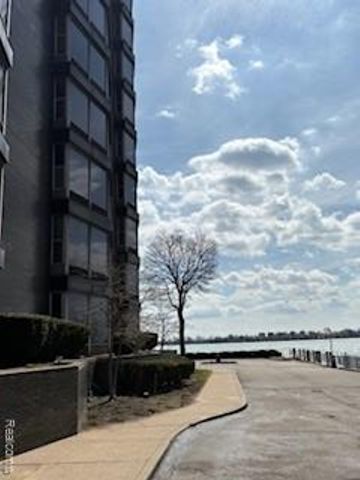 8200 Jefferson Avenue 1201, Detroit, MI 48214