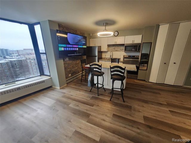 8200 Jefferson Avenue 1201, Detroit, MI 48214