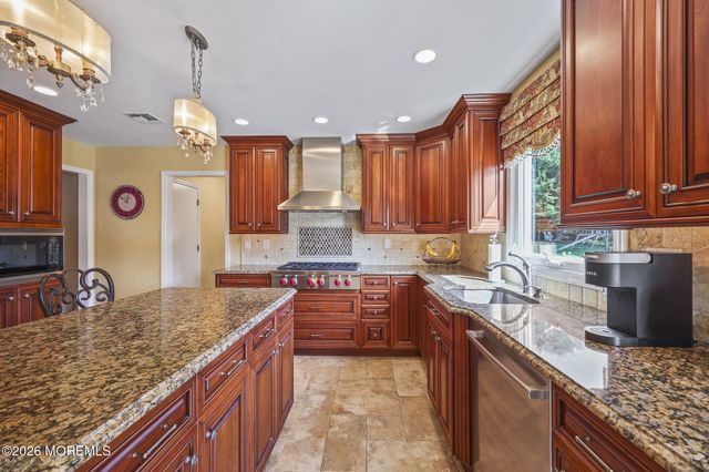 9 Nancy Road, Marlboro, NJ 07746