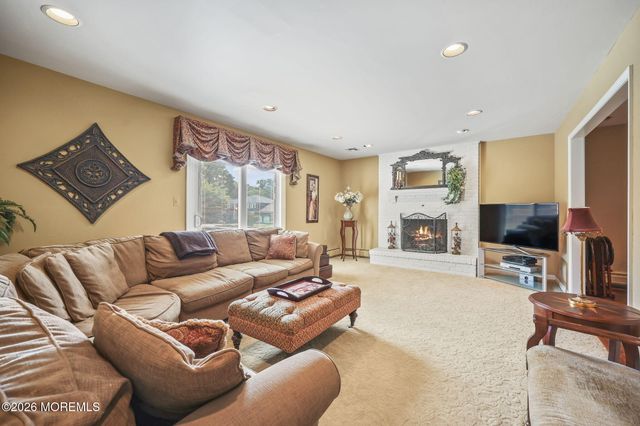 9 Nancy Road, Marlboro, NJ 07746