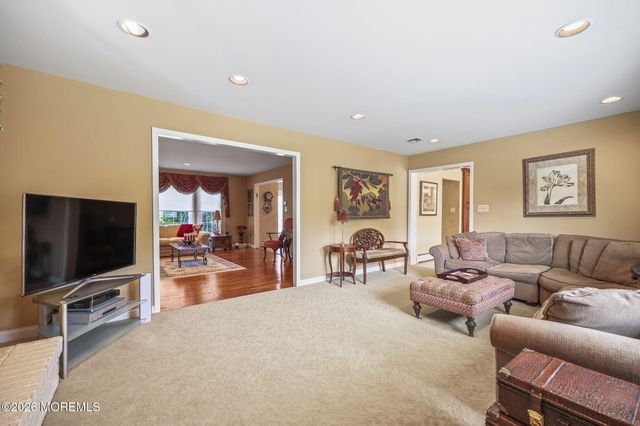 9 Nancy Road, Marlboro, NJ 07746