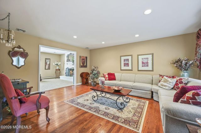9 Nancy Road, Marlboro, NJ 07746