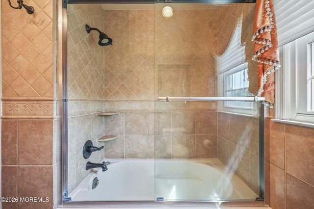 9 Nancy Road, Marlboro, NJ 07746