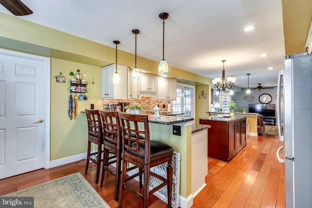 74 TWIN PONDS DR, Sewell, NJ 08080