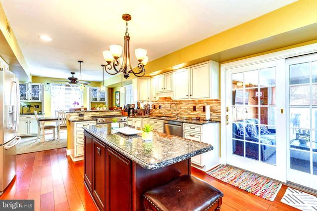 74 TWIN PONDS DR, Sewell, NJ 08080